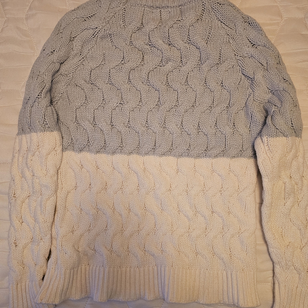 Women's Gray and White Cable Knit Sweater